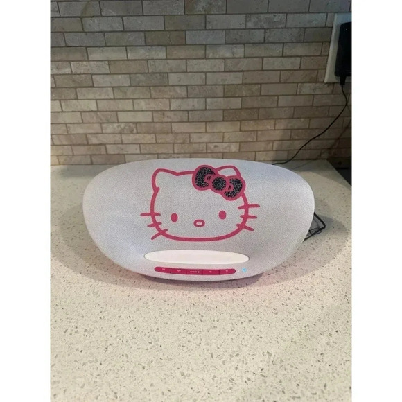 hello kitty oval bluetooth speaker  123 - Picture 1 of 6